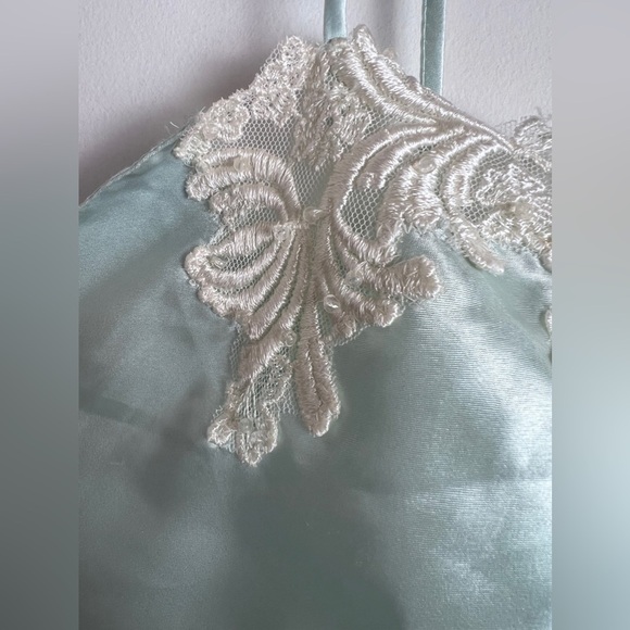 Victoria’s Secret Gold Label tank top with lace and beading detail small - Picture 4 of 9